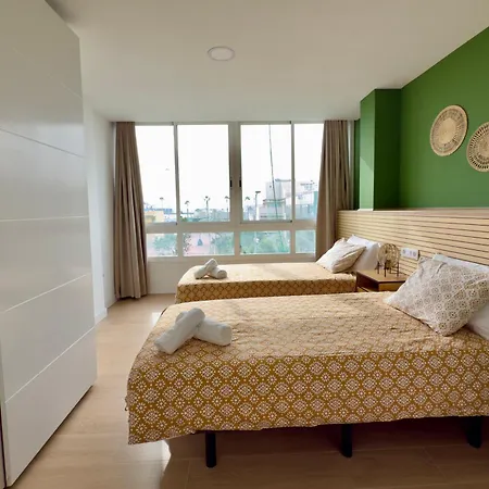Pier Holidays لاس بالماس دي غران كاناريا